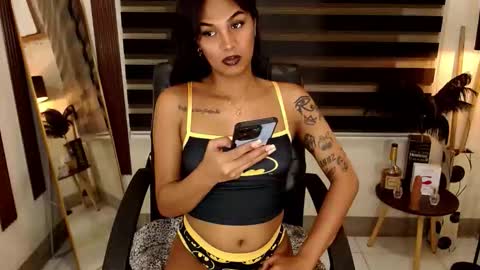 Snapshot of ririmoorets chatting on November 21, 7:07 am riri online show from November 21, 7:07 am