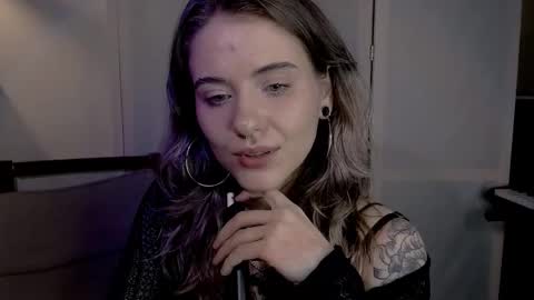 Snapshot of risha_laass chatting on December 6, 7:45 pm risha_laass online show from December 6, 7:45 pm