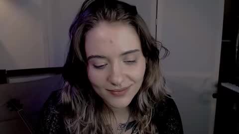 Snapshot of risha_laass chatting on December 7, 1:58 am risha_laass online show from December 7, 1:58 am