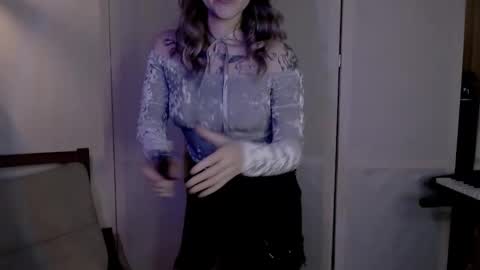 Snapshot of risha_laass chatting on December 24, 9:33 pm risha_laass online show from December 24, 9:33 pm