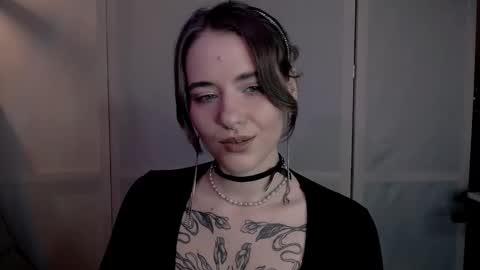 Snapshot of risha_laass chatting on December 28, 4:30 pm risha_laass online show from December 28, 4:30 pm