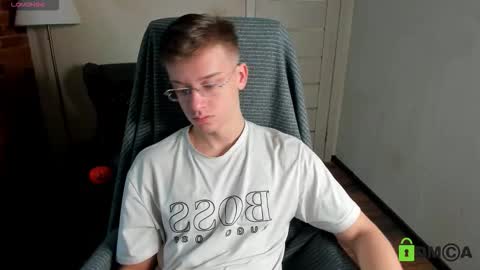 Snapshot of rishu_ chatting on November 16, 10:43 am VAnitas online show from November 16, 10:43 am