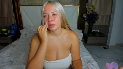 rita_olson online show from June 17, 12:13 am