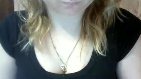 Snapshot of riveramaureen chatting on February 15, 2:55 pm RiveraMaureen online show from February 15, 2:55 pm