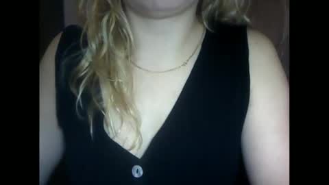 Snapshot of riveramaureen chatting on October 21, 9:26 pm RiveraMaureen online show from October 21, 9:26 pm