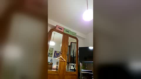 Snapshot of rizzo1980682473 chatting on June 18, 12:00 am rizzo1980682473 online show from June 18, 12:00 am