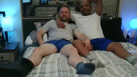 Snapshot of rjandscooter chatting on February 22, 10:25 am RJandScooterRJ-black guySc-white guy online show from February 22, 10:25 am