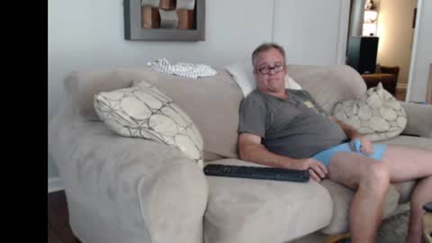 rjkelly6892 online show from July 18, 4:22 pm