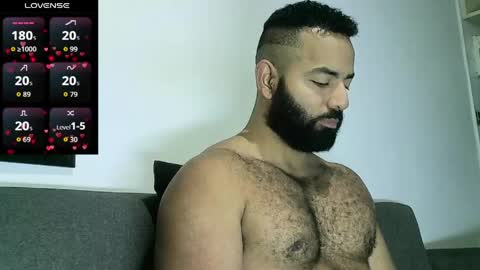 Snapshot of roa32sebas chatting on May 18, 3:40 pm SebasRoa online show from May 18, 3:40 pm