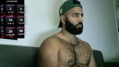 Snapshot of roa32sebas chatting on May 19, 5:30 pm SebasRoa online show from May 19, 5:30 pm