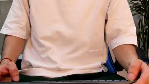Snapshot of roan_birkin chatting on July 1, 7:24 pm Roan Birkin online show from July 1, 7:24 pm