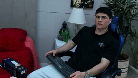 Snapshot of roan_birkin chatting on July 14, 7:30 pm Roan Birkin online show from July 14, 7:30 pm