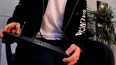 Snapshot of roan_birkin chatting on July 20, 7:16 pm Roan Birkin online show from July 20, 7:16 pm