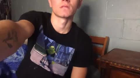 Snapshot of roastingcorn chatting on December 16, 12:04 am RoastingCorn online show from December 16, 12:04 am