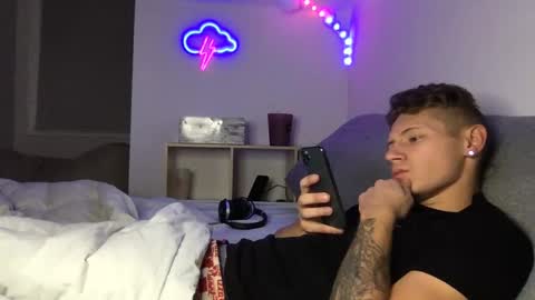 Snapshot of roastingcorn chatting on January 5, 9:59 am RoastingCorn online show from January 5, 9:59 am