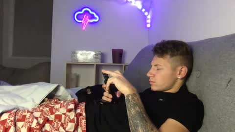 Snapshot of roastingcorn chatting on January 5, 1:04 pm RoastingCorn online show from January 5, 1:04 pm