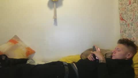 Snapshot of roastingcorn chatting on March 11, 7:04 am RoastingCorn online show from March 11, 7:04 am