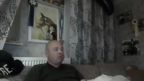 rob18997 online show from November 11, 8:09 pm