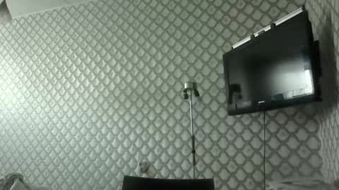 rob18997 online show from February 13, 12:23 pm