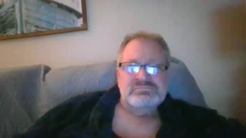 Snapshot of rob872217 chatting on December 14, 8:02 am rob872217 online show from December 14, 8:02 am
