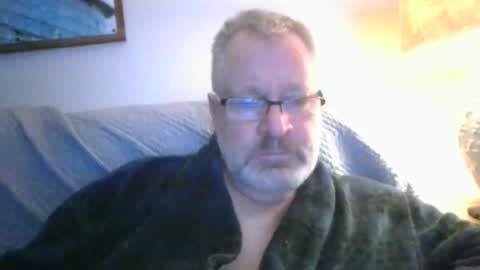 Snapshot of rob872217 chatting on December 20, 10:05 am rob872217 online show from December 20, 10:05 am