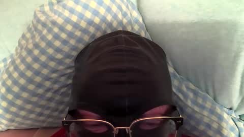 Robbi online show from May 19, 4:08 am