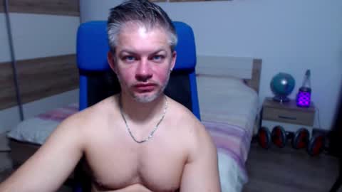 robbyshawz online show from December 3, 5:26 am