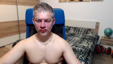 Snapshot of robbyshawz chatting on May 8, 4:51 am robbyshawz online show from May 8, 4:51 am