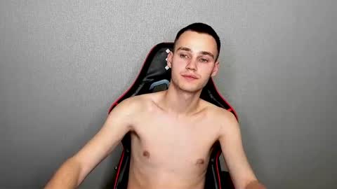 robert10211 online show from November 7, 5:13 pm