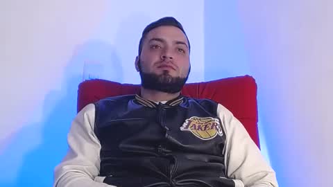Snapshot of robert_leroy chatting on December 15, 3:24 am Stiven - online show from December 15, 3:24 am