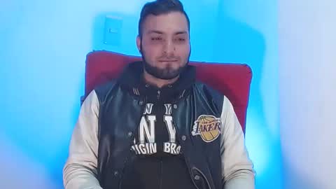 Snapshot of robert_leroy chatting on December 17, 7:29 am Stiven - online show from December 17, 7:29 am