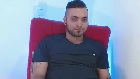 Snapshot of robert_leroy chatting on December 29, 7:53 pm Stiven - online show from December 29, 7:53 pm