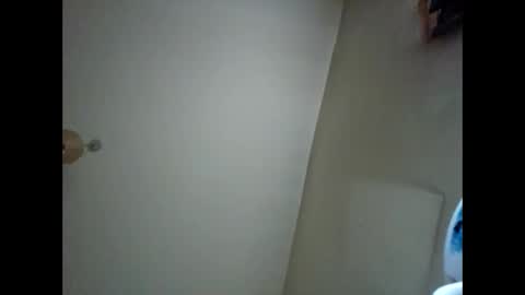 Snapshot of robertgodden0 chatting on November 27, 9:28 pm Dominiquexd online show from November 27, 9:28 pm