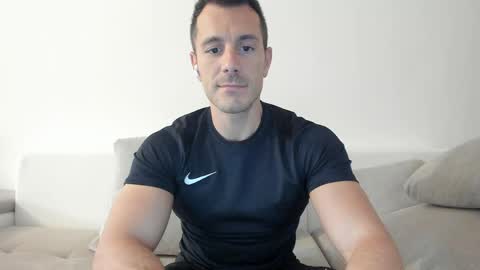 roberto4ever online show from May 9, 9:36 am