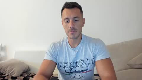 roberto4ever online show from July 8, 8:08 am