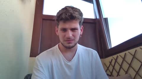 Snapshot of roberto_twink1 chatting on January 16, 9:05 am Roberto online show from January 16, 9:05 am