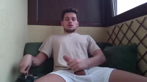 Snapshot of roberto_twink1 chatting on February 1, 8:50 am Roberto online show from February 1, 8:50 am