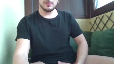 Snapshot of roberto_twink1 chatting on February 3, 8:46 am Roberto online show from February 3, 8:46 am