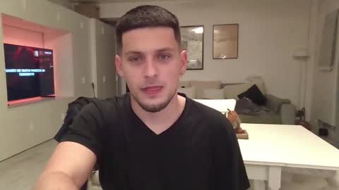 Snapshot of roberto_twink1 chatting on November 2, 4:42 pm Roberto online show from November 2, 4:42 pm