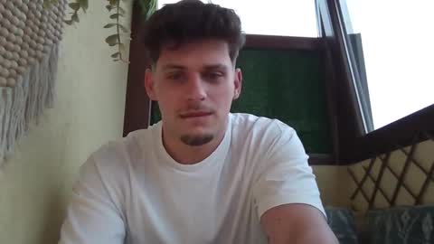 Snapshot of roberto_twink1 chatting on March 19, 4:49 am Roberto online show from March 19, 4:49 am