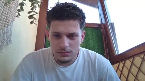 Snapshot of roberto_twink1 chatting on April 6, 7:53 am Roberto online show from April 6, 7:53 am