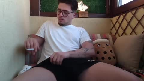 Snapshot of roberto_twink1 chatting on April 8, 7:41 am Roberto online show from April 8, 7:41 am