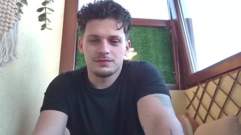Snapshot of roberto_twink1 chatting on April 25, 6:27 am Roberto online show from April 25, 6:27 am