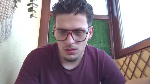 Snapshot of roberto_twink1 chatting on April 27, 5:38 am Roberto online show from April 27, 5:38 am