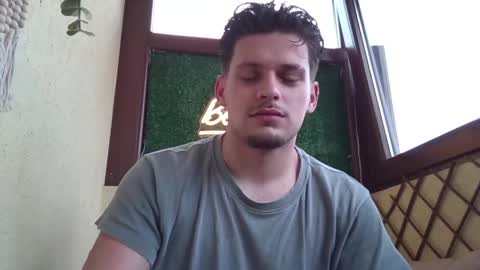 Snapshot of roberto_twink1 chatting on April 29, 6:06 am Roberto online show from April 29, 6:06 am