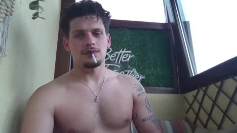 Snapshot of roberto_twink1 chatting on May 12, 9:50 am Roberto online show from May 12, 9:50 am