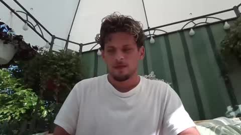 Snapshot of roberto_twink1 chatting on July 17, 6:42 am Roberto online show from July 17, 6:42 am