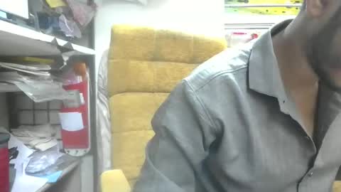 Snapshot of robertsalia220 chatting on February 19, 12:45 pm Robertsalia online show from February 19, 12:45 pm