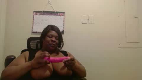 robertswhitney52 online show from January 14, 1:55 am