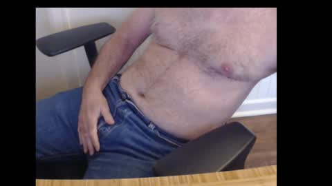 Snapshot of robidan6923 chatting on February 14, 1:51 pm robidan6923 online show from February 14, 1:51 pm